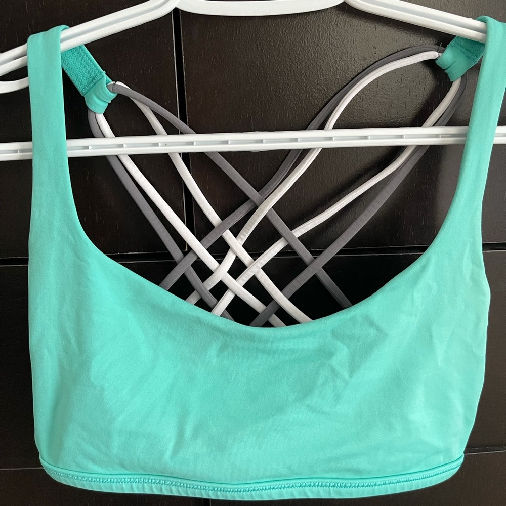 Lululemon sz 10 free to be wild bra